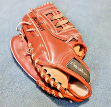 MacGregor Baseball Softball Glove / Left Hand Throw / 12" / Leather / BBBGVARR