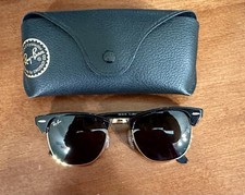 Ray-Ban Sunglasses Plus Case