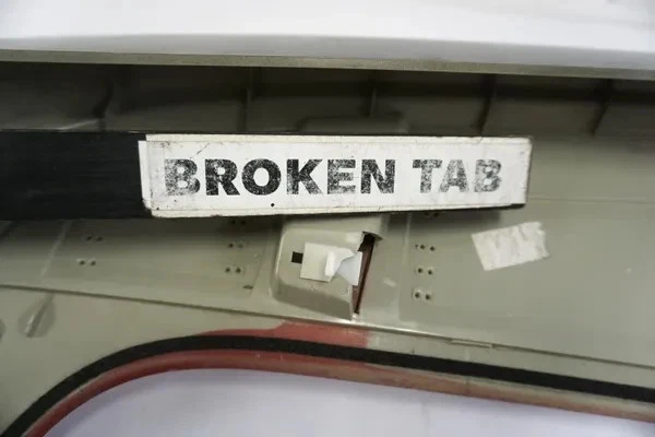 Alerón de puerta trasera Chevrolet Trax 2013-2021 OEM 9547 1621 Foto 4 de 4