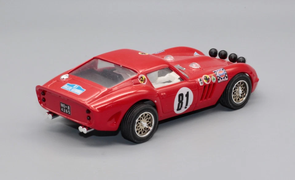 Ferrari 250 GTO Pink Kar sin mecánica - Imagen 3 de 4