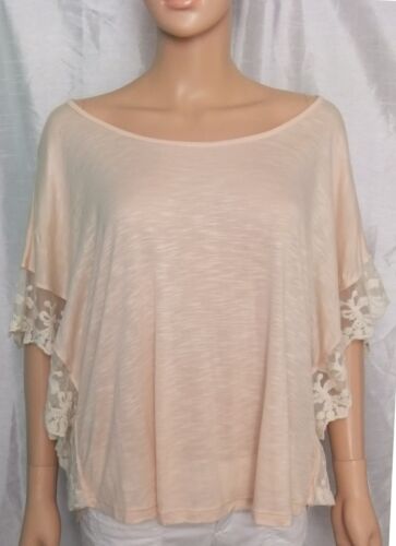 ROMANTIC LIGHT-PEACH LACE-TRIMMED BATWING-SLEEVE D