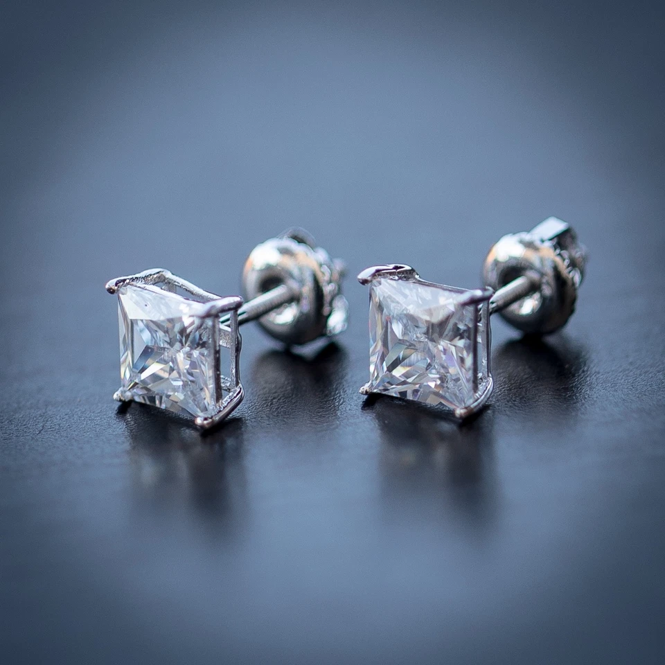 Aretes atornillados de plata de ley enchapados en oro blanco de circonita cúbica cuadrada para hombre Foto 2 de 3