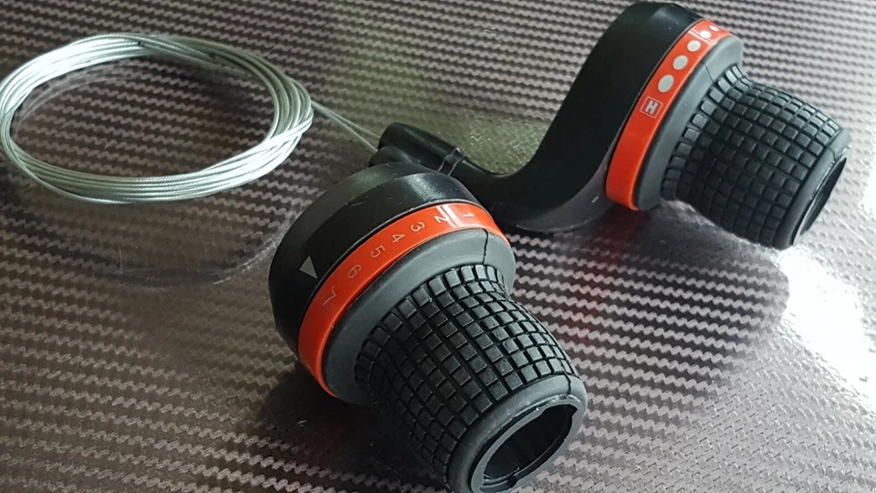 Gripshift Shifters (PAIR) 3x7s Twist Grip Mountain Bike Gear Levers (NEW) - Image 2 of 3