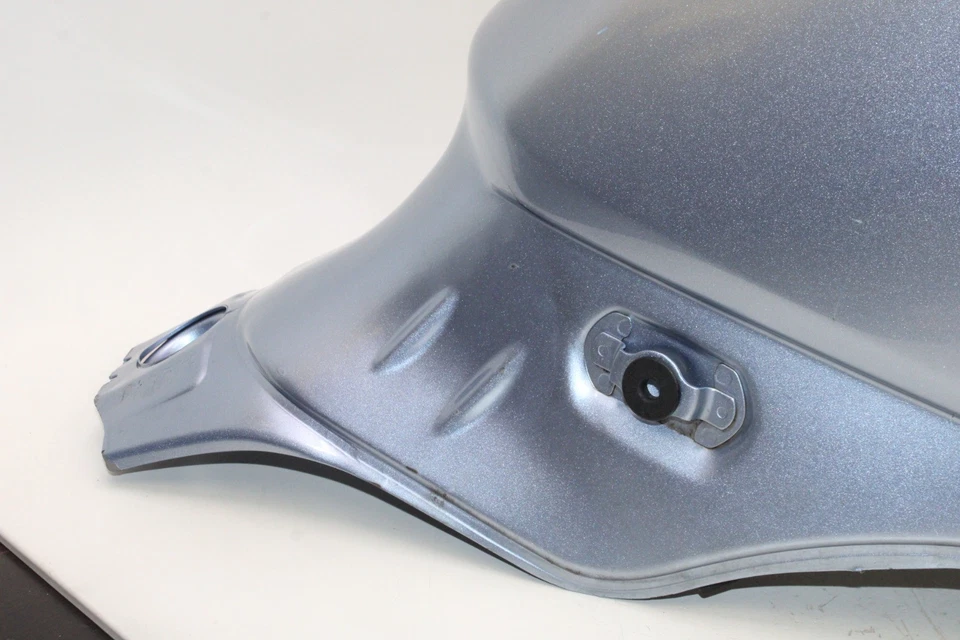 04-06 SUZUKI VSTROM 650 DL650 OEM GAS TANK FUEL CELL PETROL RESERVOIR - Image 2 of 4