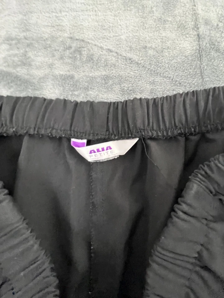 Pantalones ALIA para mujer negros tiro alto cintura elástica ajuste regular Foto 3 de 4