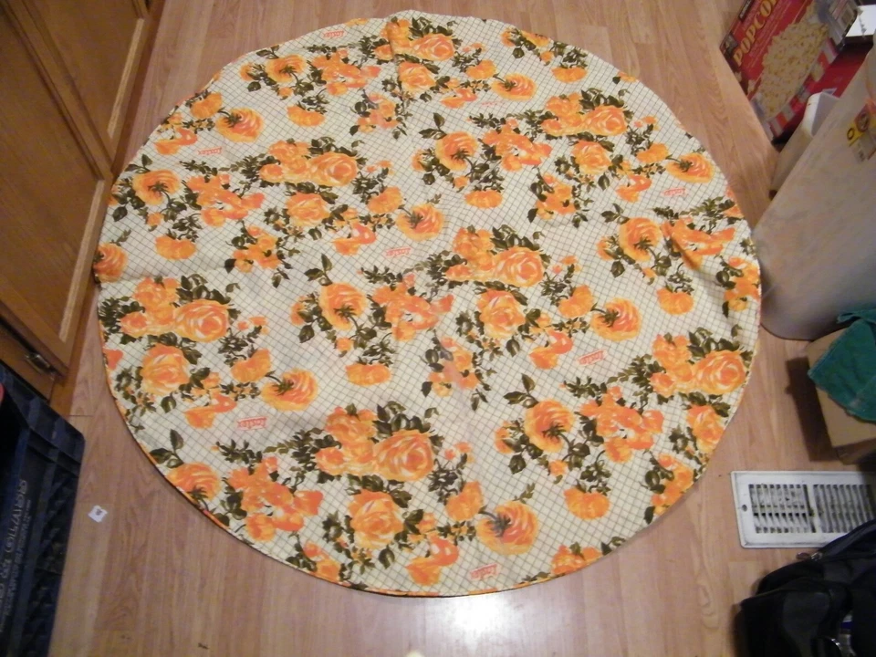 LASTEX  CUSHION COVERS 52" & 19" CIRCLES AND 30" &  21" RECTANGLES - Image 2 of 4