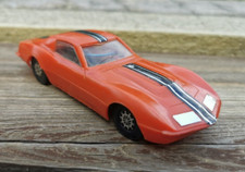 VINTAGE BATTERY POWERED ORANGE RED CORVETTE THE LINDBERG LINE SLOT RACE CAR 4.5"