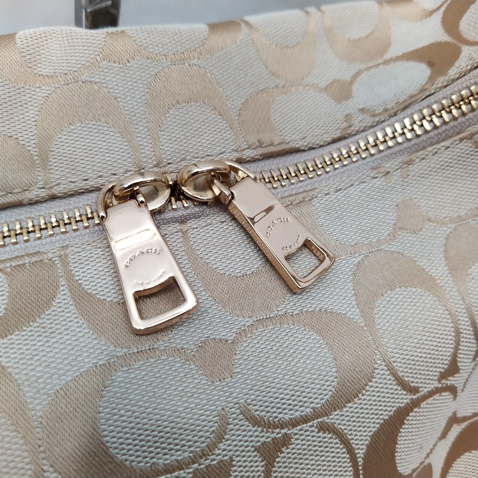 Borsa a tracolla Coach Signature marrone chiaro tela bordo pelle cerniera