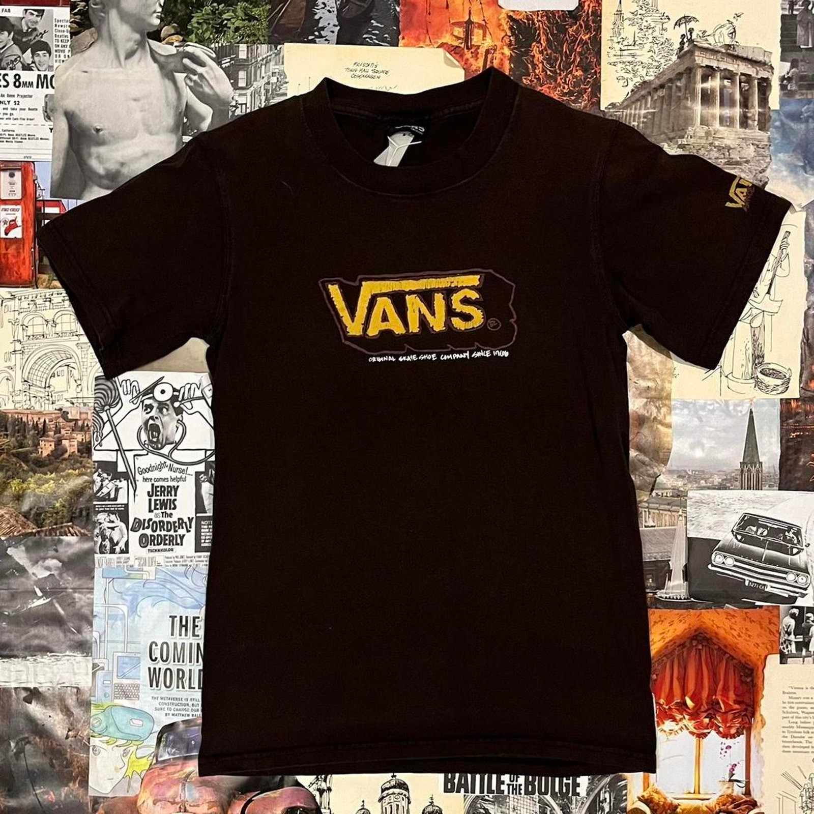 Brown vintage vans graphic t shirt