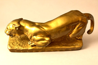 Panthère Bronze doré en position de chasse – signée Van der Kemp – XIXe siècle