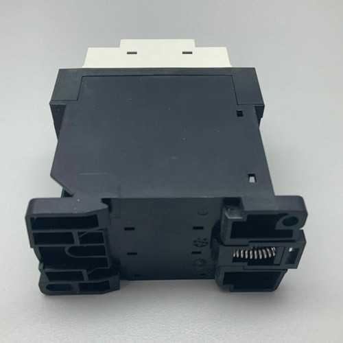 Crydom DRC3P60D400R2 SSR Contactor; DIN Rail Mount; 600VAC/7.6A; 18-30VAC/DC In - Picture 6 of 7