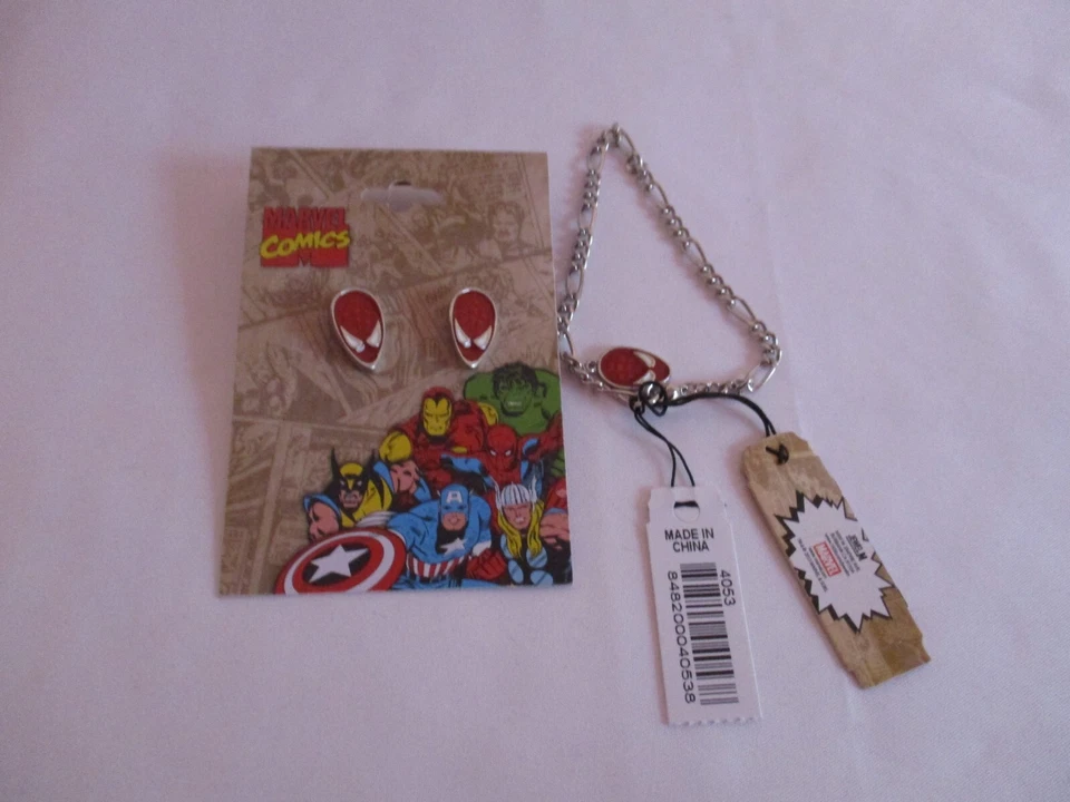 JUEGO DE ARETES Y BARACELET CARA HOMBRE ARAÑA Marvel Comics Foto 3 de 4