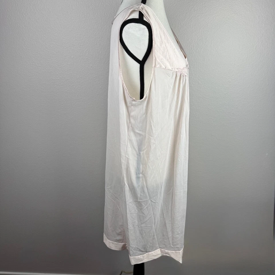 Vanity Fair Vintage Women's Light Pink Nylon Silky Lingerie Nightgown Slip Dress Foto 3 de 4
