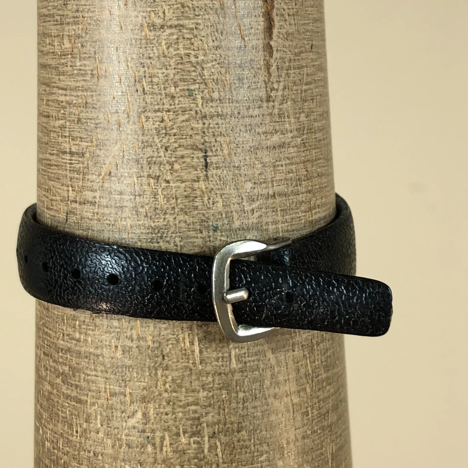 Reloj de cuarzo Bradley Disney para mujer esfera Mickey Mouse cuero negro 28 mm 5 3/4" Foto 3 de 4