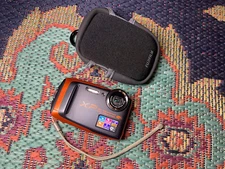 Fujifilm FinePix XP90 Orange 16.4 MP 5x Optical Zoom Digital Camera (TESTED)
