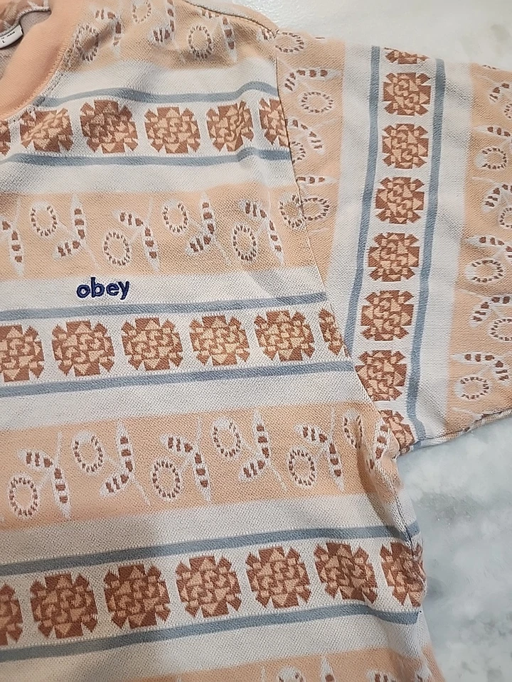 Obey T shirt Womens Large Excellent Condition - Image 3 of 4