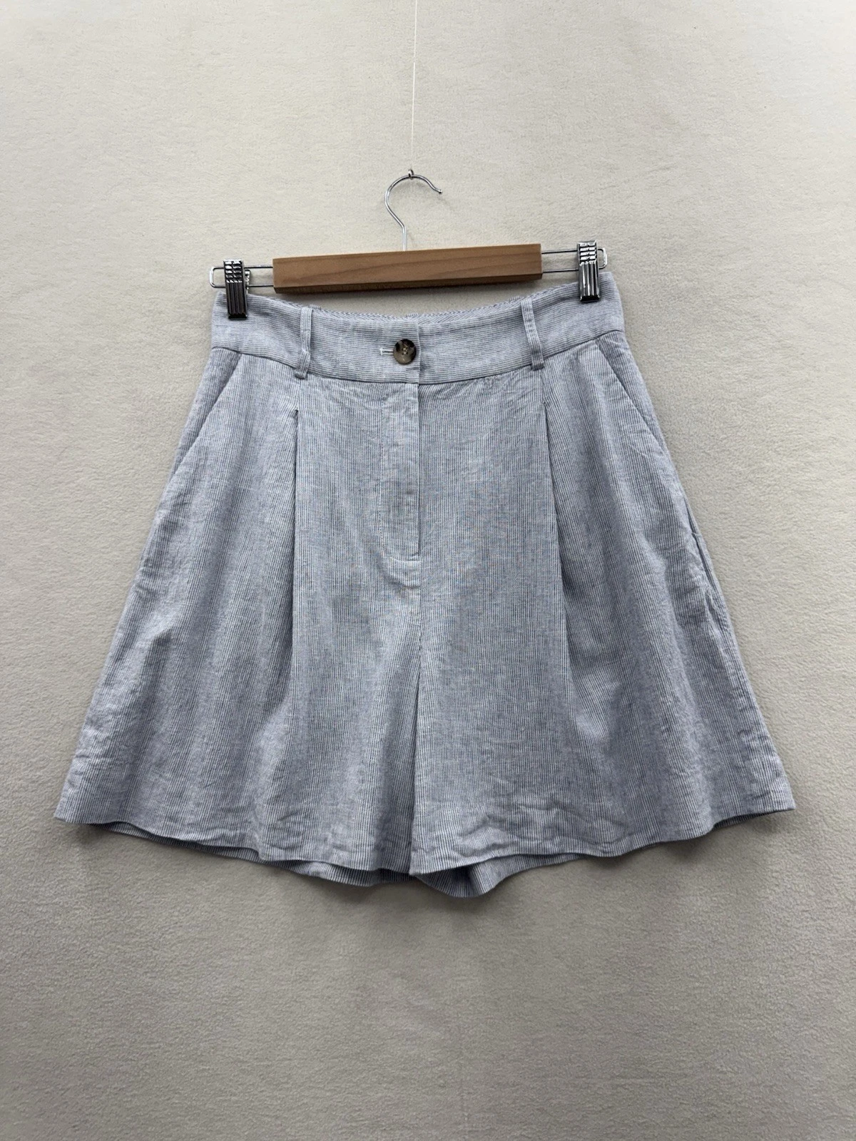 Alex Marie Women’s 4 Blue White Linen Shorts Pleated High Rise Resort Casual