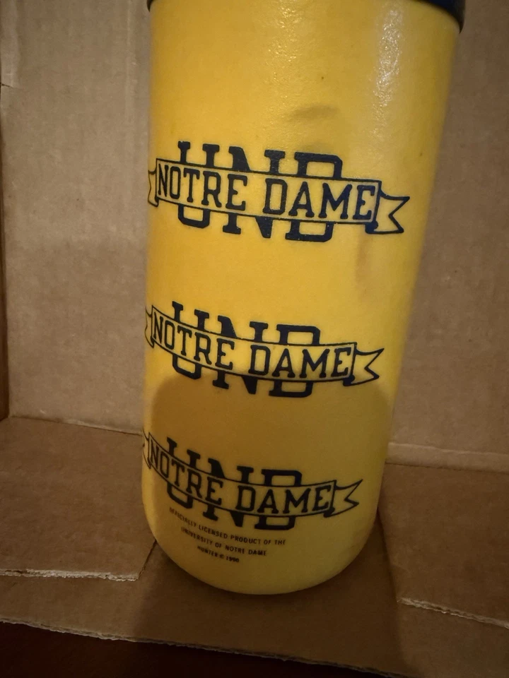 Botella de agua de colección Notre Dame lucha irlandesa Koozie deportes fútbol ND 1990  Foto 4 de 4