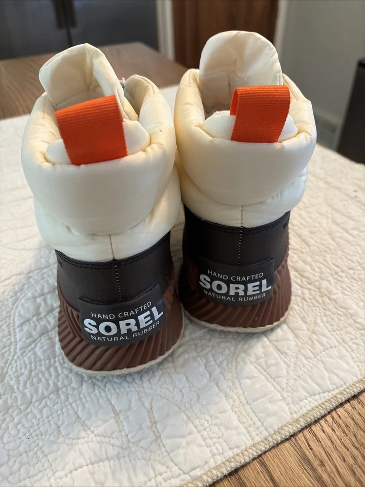 Sorel Kinetic Conquest Waterproof Winter Boots Women’s Size 7 – Cream/Black - Image 4 of 4