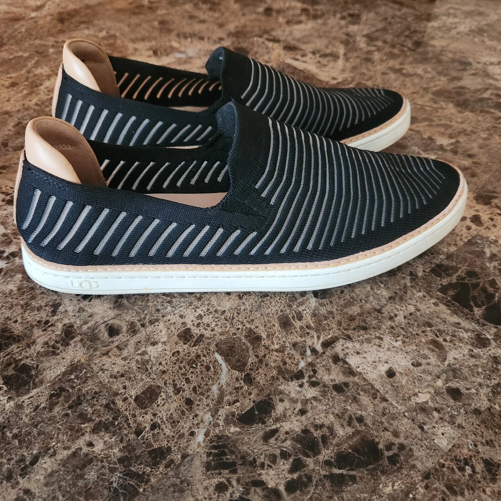 UGG Sammy Breeze slip on 10 5