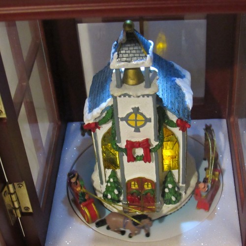 2009 Mr. Christmas MUSICAL CURIO CABINET Animated Scene, LED Lights, 30 Songs - Picture 9 of 20