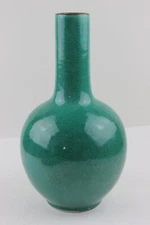 19 or early 20th c. Chinese green glazed crackle globular tianqiu vase 11.5"