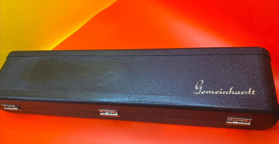 Flauta de plata Gemeinhardt con estuche rígido Elkhart, IND Foto 3 de 4