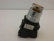 SIEMENS 52BT6M9A PUSHBUTTON ILLUMINATED LED 30MM 120VAC AMBER NNB