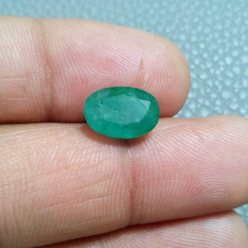 Fabulosa piedra preciosa facetada verde forma ovalada atractiva esmeralda de Zambia de 3,75 quilates - Imagen 3 de 8