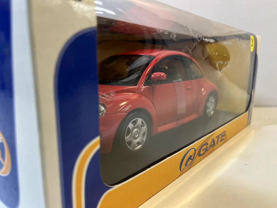 Coche modelo diecast VW Beetle: escala 1/18 por puerta Foto 4 de 4