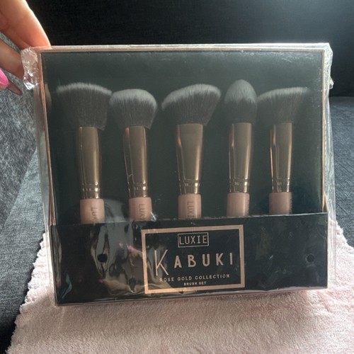 Luxie Rose Gold Collection Kabuki Finishing Set Synthetic Makeup Brushes 530-538