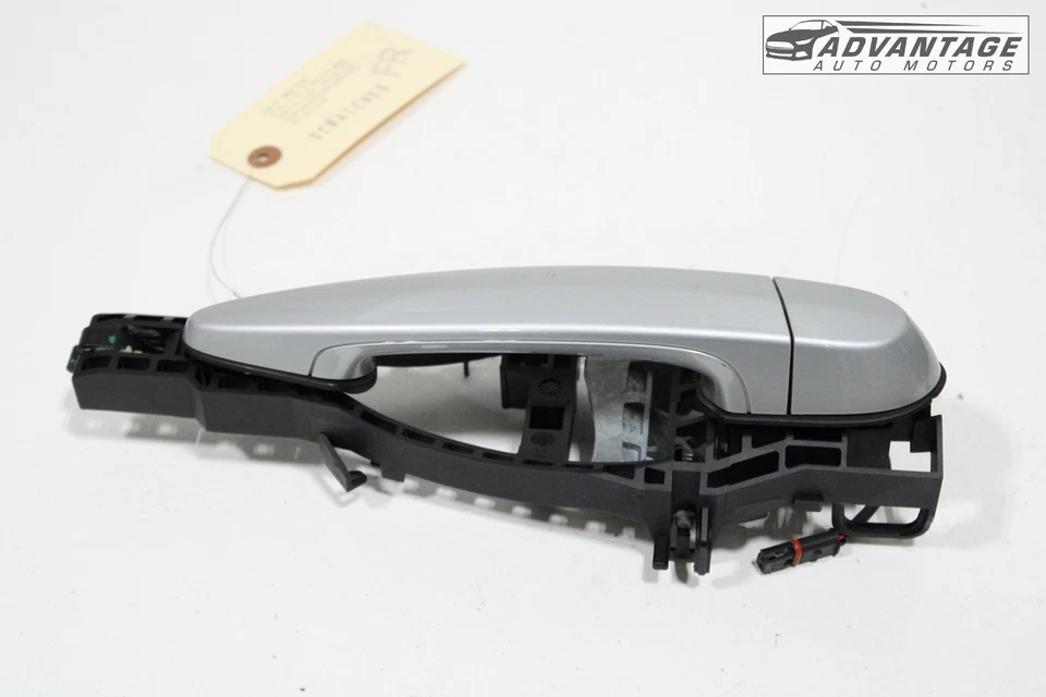 BMW 320I XDRIVE 2013-2018 panel de puerta delantera derecha manija exterior con base OEM Foto 2 de 4