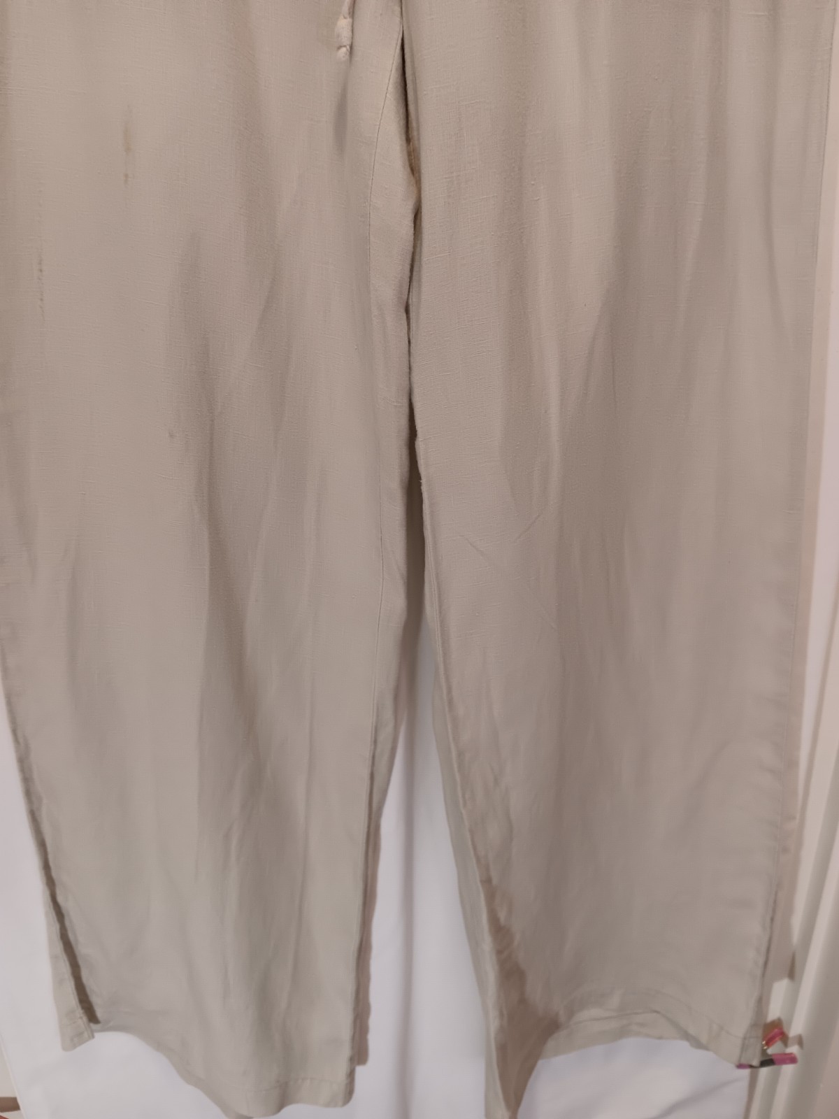 Guess Women's Linen Pants Size Large in Khaki