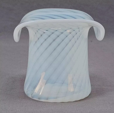 Vintage Fenton White Spiral Optic Swirl Opalescent Glass Top Hat