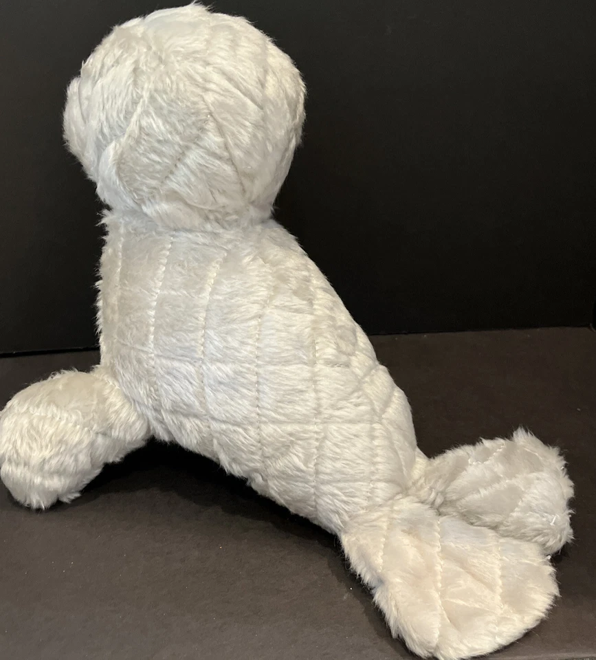 Mighty Artic Seal Dog Toy NWOT over 20 lb canine light gray plush machine wash - Image 3 of 4
