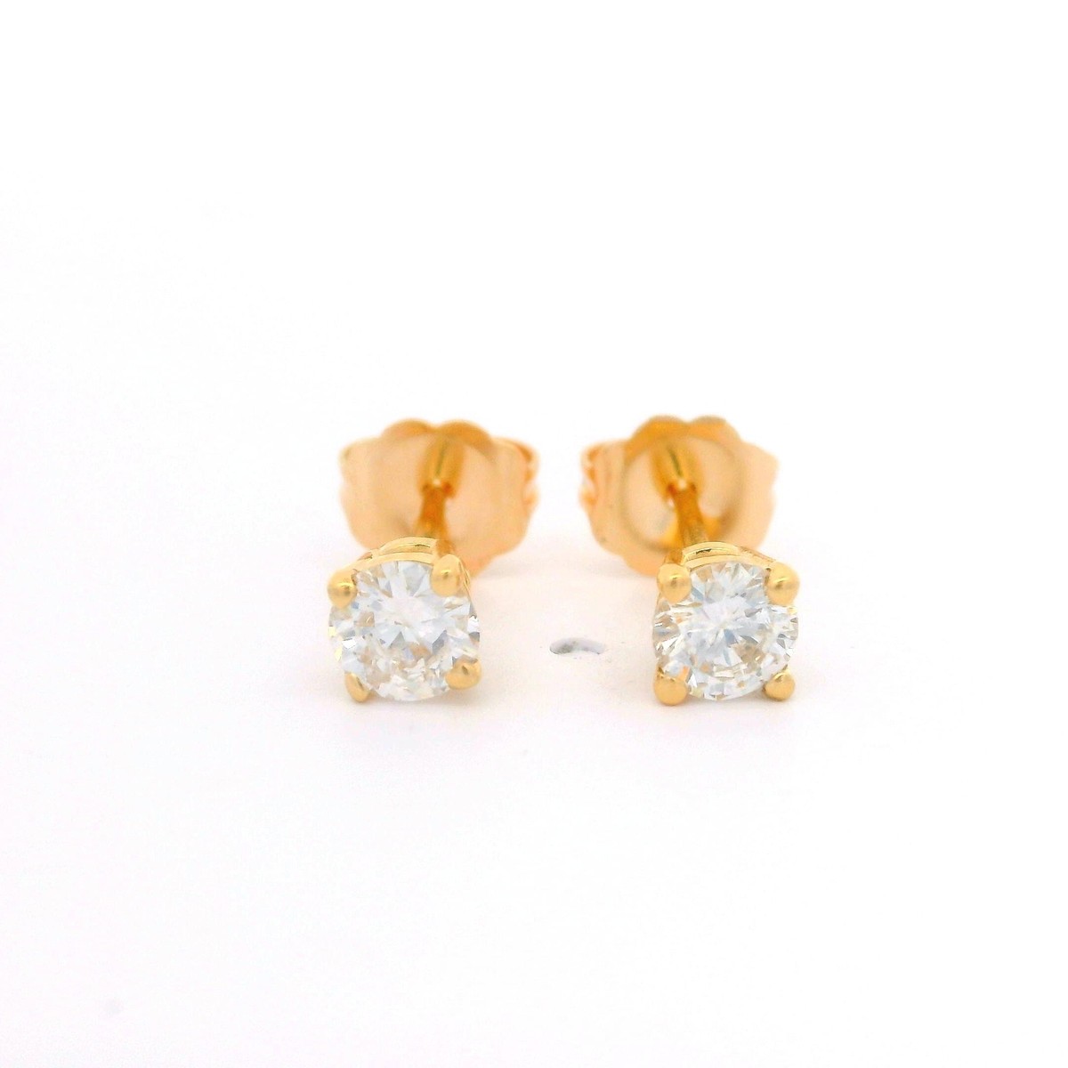 14k Yellow Gold 0.54ctw Diamond VS G Fiery Classic Stud