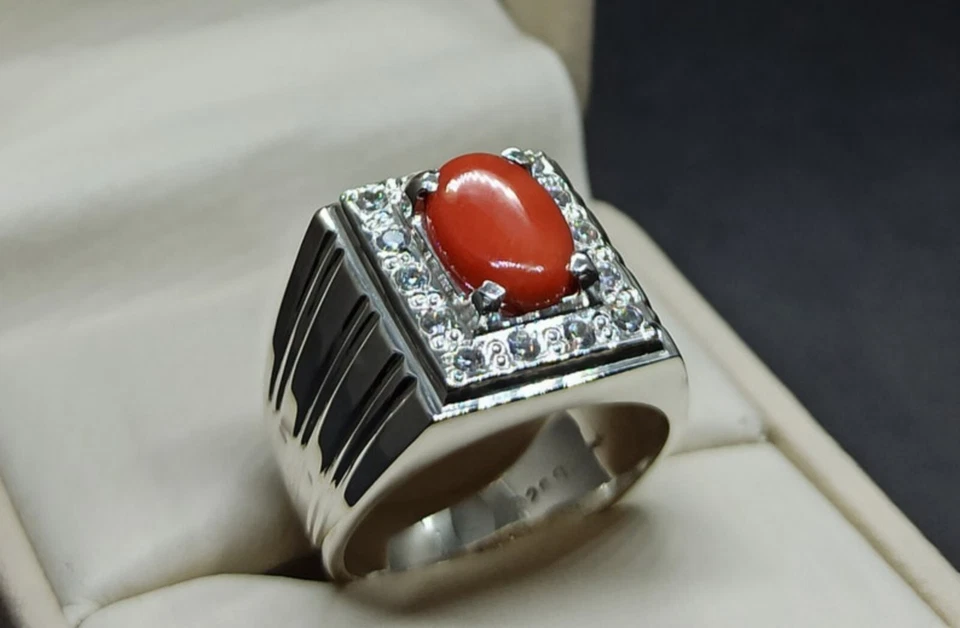 Anillo de sello de piedras preciosas rojas de 4 quilates de plata de ley 925 coral rojo profundo hecho a mano Foto 4 de 4