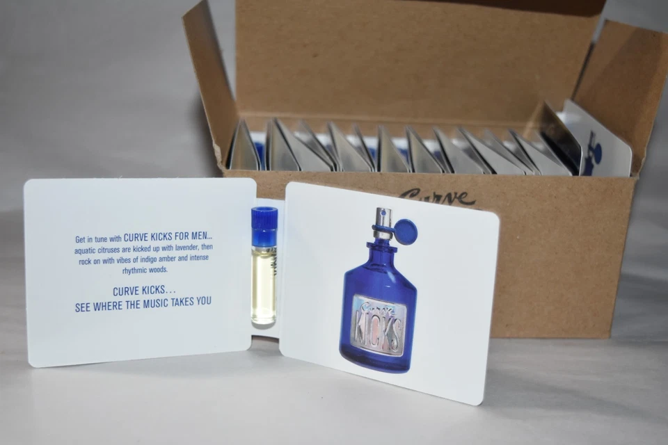 24x Curve Kicks для мужчин флаконы Liz Claiborne на карте - Изображение 2 из 2