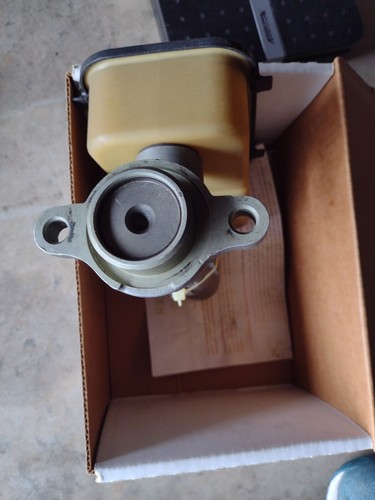 Brake Master Cylinder 1889 Reman (J-1) - Picture 4 of 5