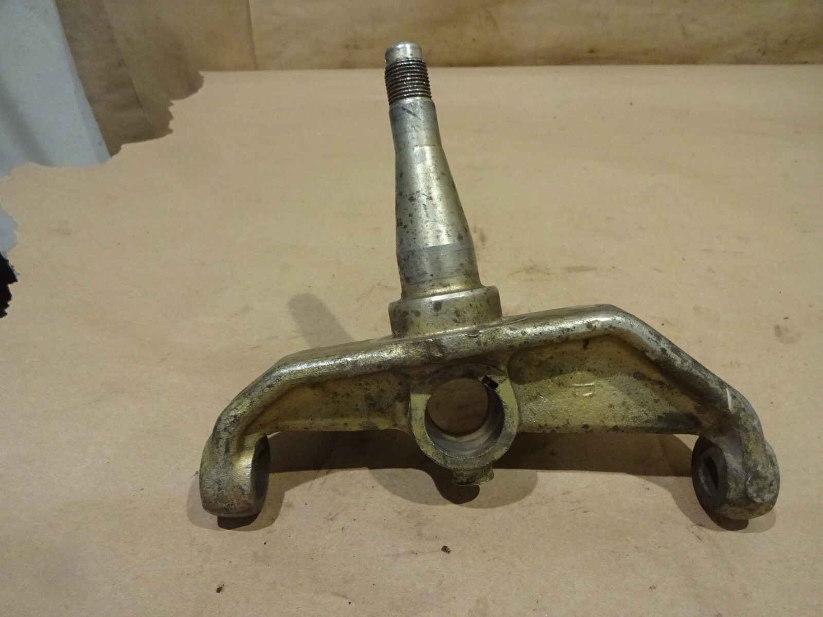 Ferrari 308 - RH Front Stub Axle - P/N 115964