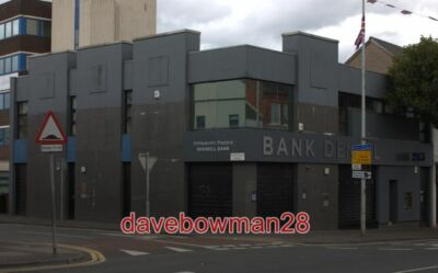FOTOBANK DENTAL SHANKILL ROAD BELFAST DIES SCHEINT EINE BANK UND EINE ORTHODADE ZU SEIN