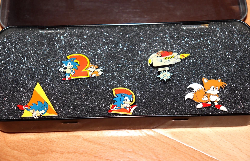 1992 Sonic 2 the Hedgehog Sega Genesis Extremely Rare Promo Pin Set in Tin Case - Image 3 of 4