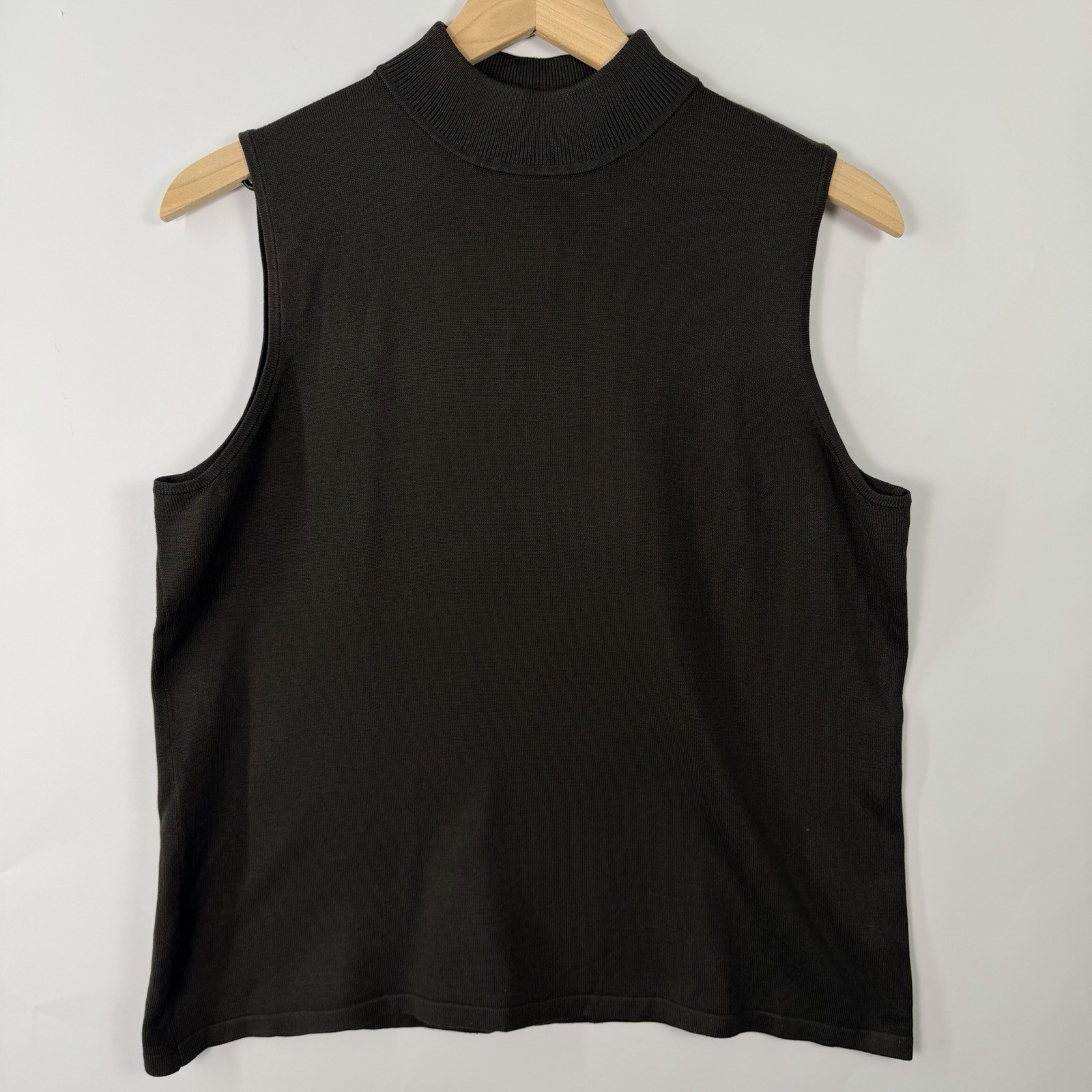 Josephine Chaus Silk Blend Mock Neck Shell Top Brown Sleeveless Knit Womens L