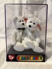 Ty Beanie Babies Mr.  Mrs. White Bride  Groom Bears Wedding Set  Display Case