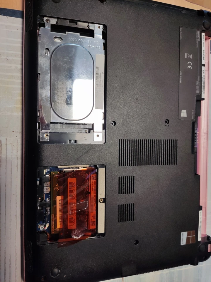 Sony VAIO Fit 14E (SVF142C29M) Laptop – defekt / für Ersatzteile - Bild 2 von 4