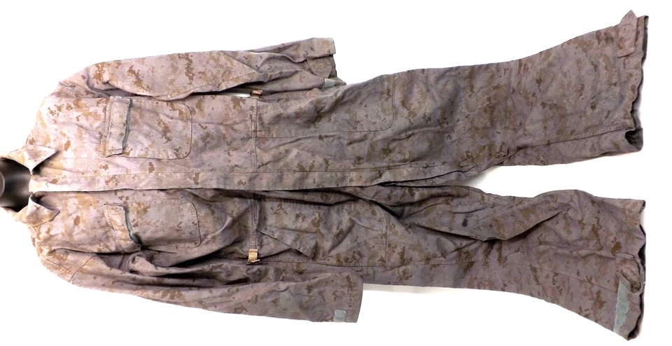 American Patriot Dark ops Digital Camo Overalls 3/4 ZIP Coveralls- Size Medium - Image 2 of 4