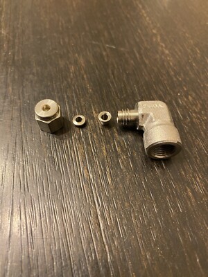 SWAGELOK SS-200-8-2 STAINLESS STEEL fitting 1/8 tube x 1/8 fnpt 90° Elbow 