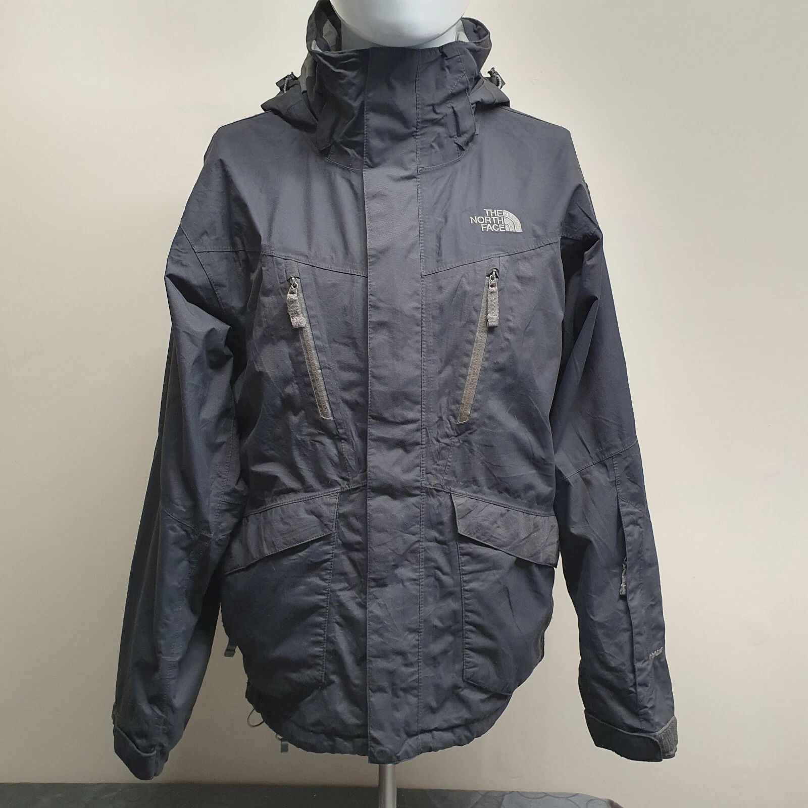 North Face Hyvent Jacket Mens Small Grey Ski Snow Good condition