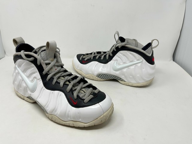 chrome white black foamposites