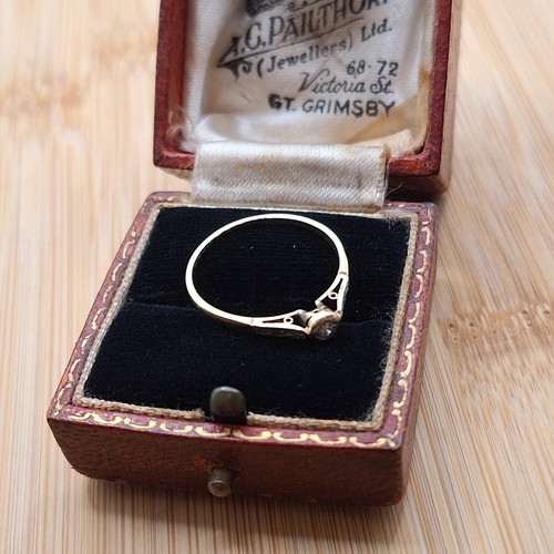 Antiguo anillo de diamantes y oro de 18 quilates talla N 1,2 g AW Crosbee & Sons - Imagen 8 de 14